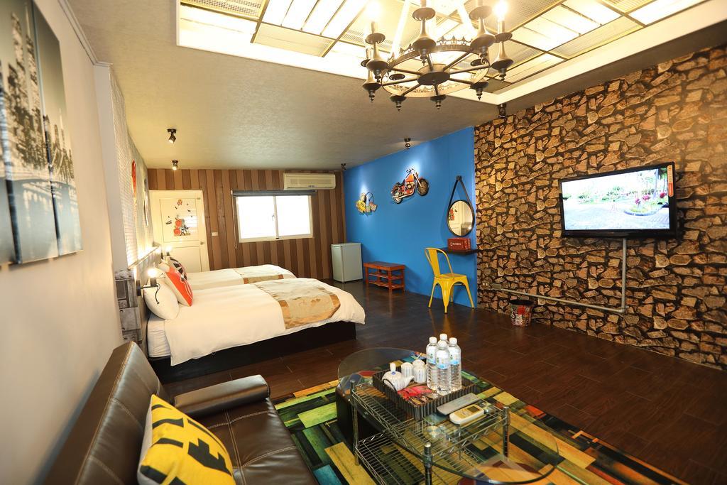 เฟิร์ส เพลซ บีแอนดืบี Apartment เมืองฮวาเหลียน ภายนอก รูปภาพ