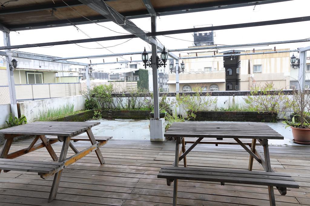 เฟิร์ส เพลซ บีแอนดืบี Apartment เมืองฮวาเหลียน ภายนอก รูปภาพ