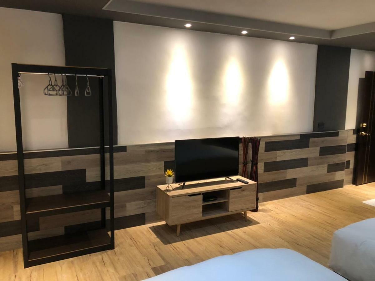 เฟิร์ส เพลซ บีแอนดืบี Apartment เมืองฮวาเหลียน ภายนอก รูปภาพ