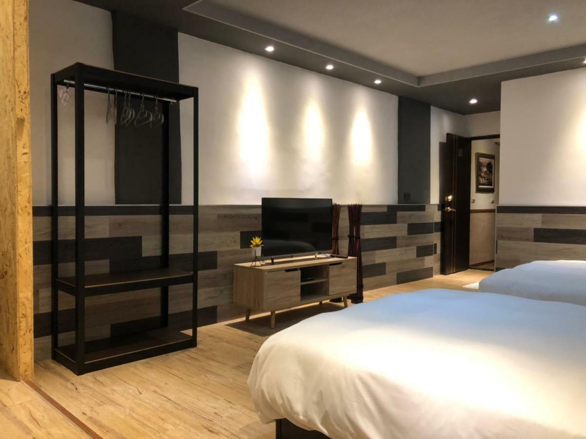เฟิร์ส เพลซ บีแอนดืบี Apartment เมืองฮวาเหลียน ภายนอก รูปภาพ