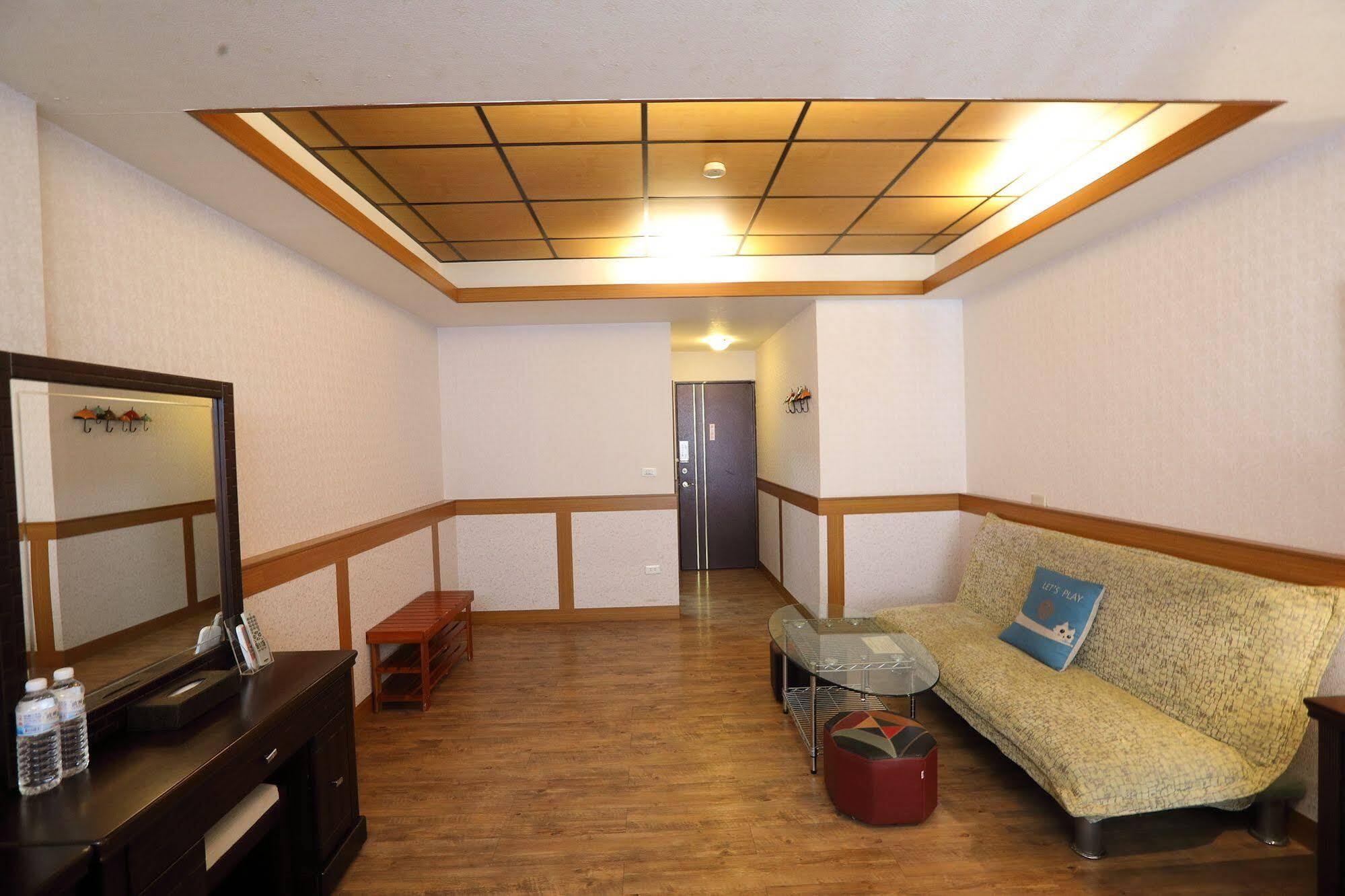 เฟิร์ส เพลซ บีแอนดืบี Apartment เมืองฮวาเหลียน ภายนอก รูปภาพ