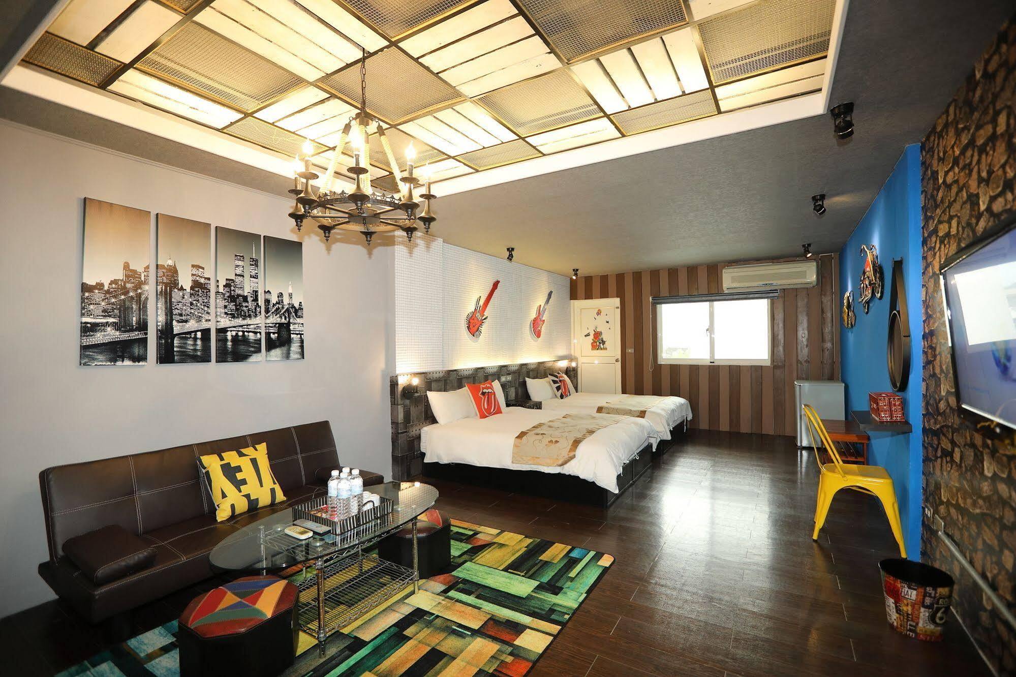 เฟิร์ส เพลซ บีแอนดืบี Apartment เมืองฮวาเหลียน ภายนอก รูปภาพ