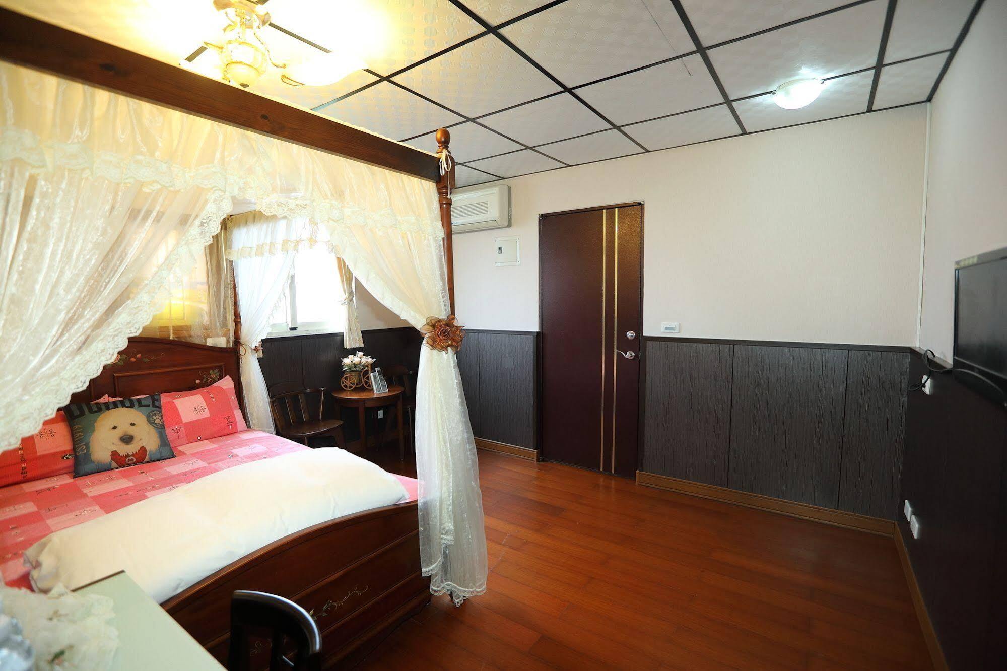 เฟิร์ส เพลซ บีแอนดืบี Apartment เมืองฮวาเหลียน ภายนอก รูปภาพ
